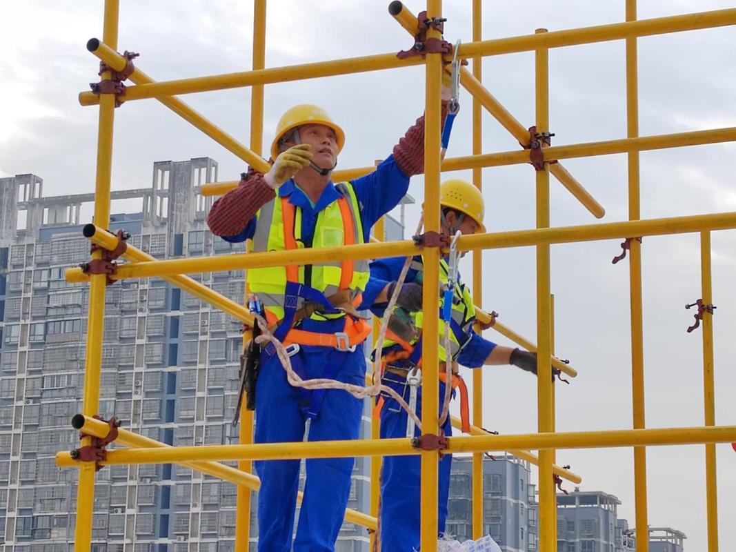 脚手架上亮绝活——江西27名架子工抚州技能大比拼背后的劳务分包观察